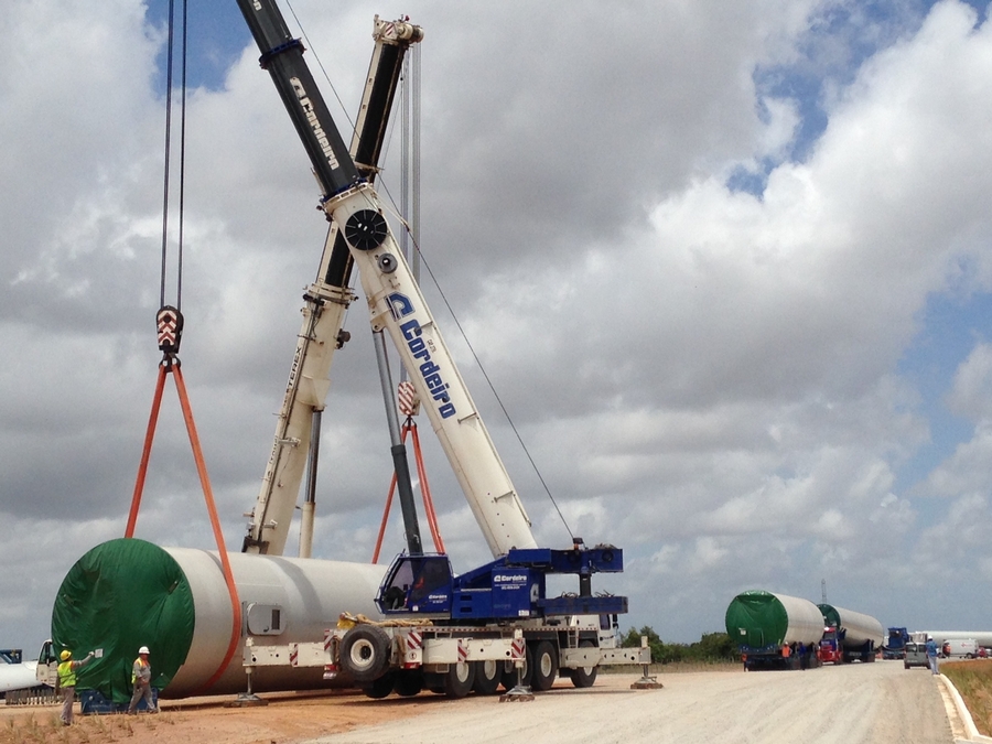 Descarregamento de Tramo de Torre T1 na Plataforma (15.10.14) 