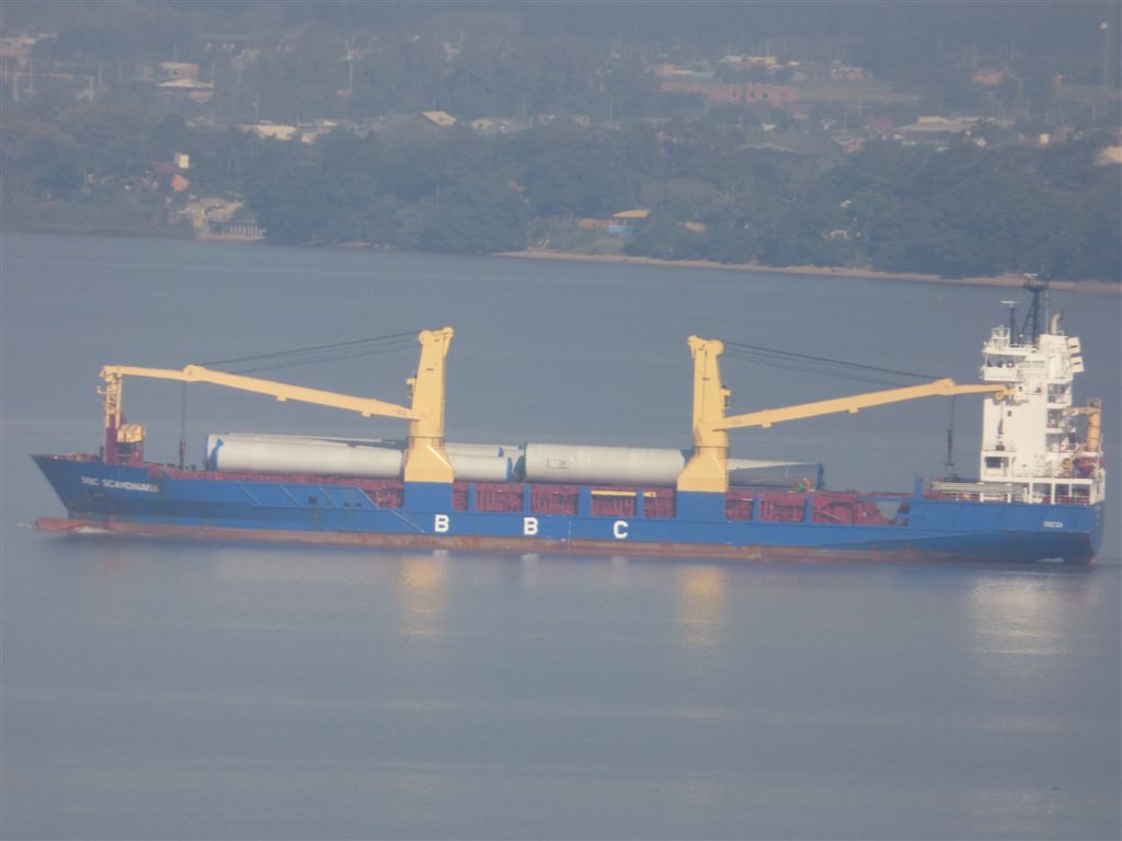 Navio com Tramos de Torres Zarpando do Porto de Porto Alegre para Natal (24.08.14)