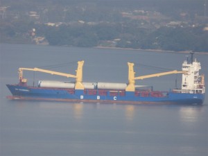 Navio com Tramos de Torres Zarpando do Porto de Porto Alegre para Natal (24.08.14)
